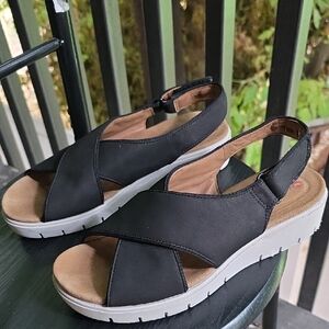 Clarks Black and Tan Slingback Sandals
